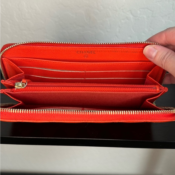 CHANEL Classic long zipped wallet w/dust bag - Picture 6 of 8